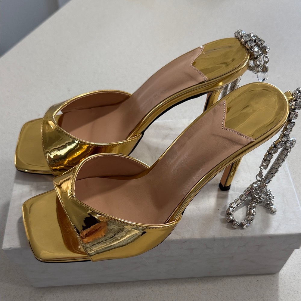 Brand New Elegant Gold Women's Heels